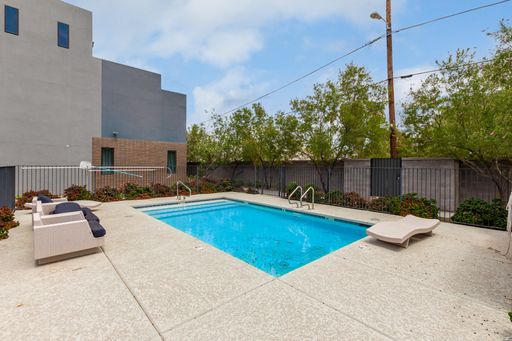 Listing photo thumbnail
