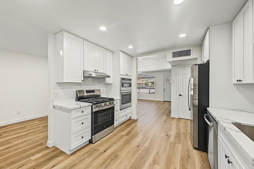 Listing photo thumbnail