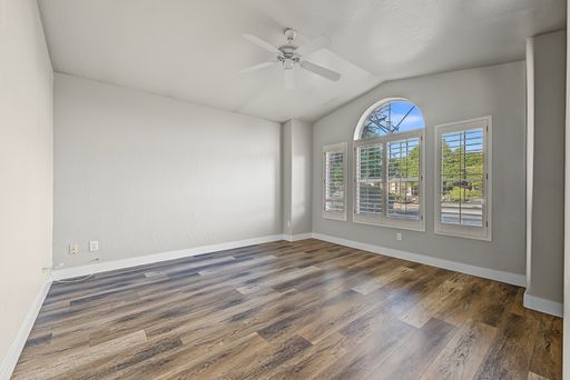 Listing photo thumbnail