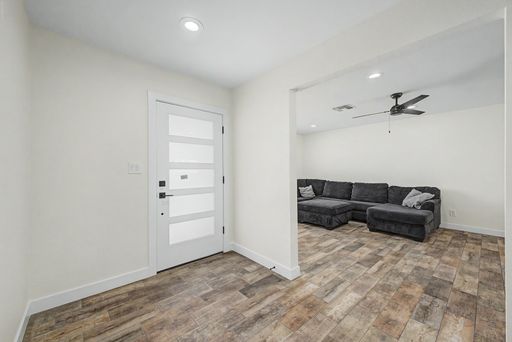 Listing photo thumbnail
