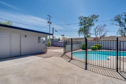 Listing photo thumbnail