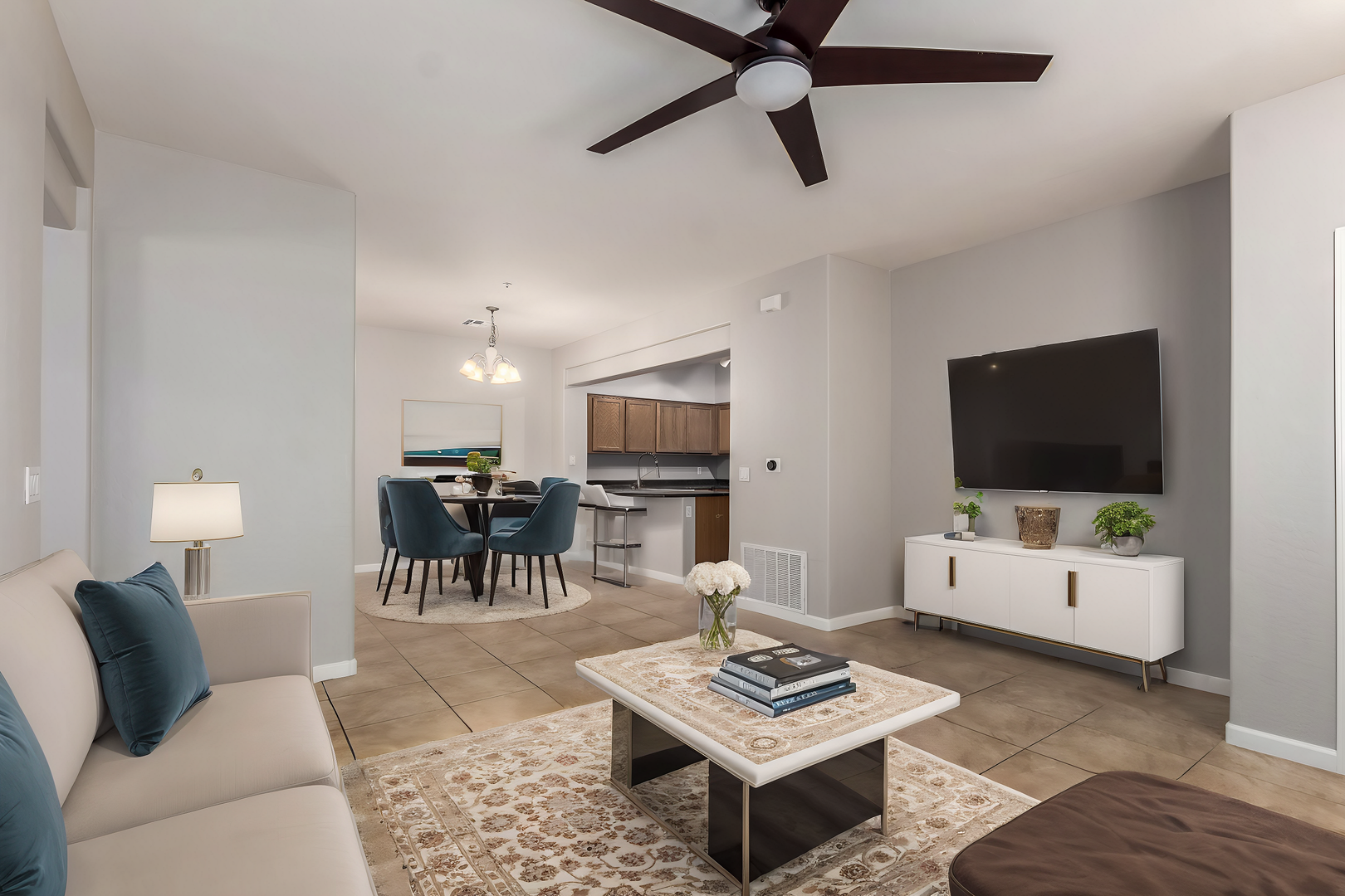 Scottsdale House: 525 N Miller Rd #142