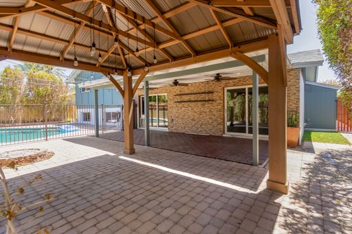 Listing photo thumbnail