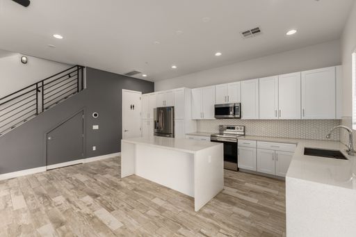 4222 N 21st St #8, Phoenix, AZ 85016