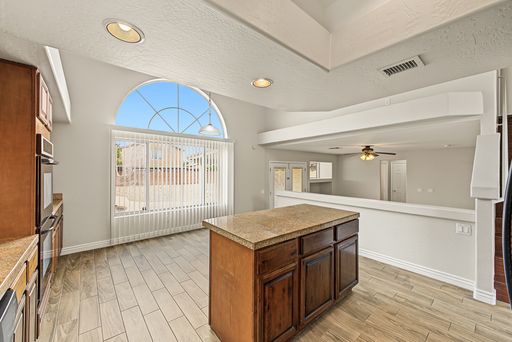 Listing photo thumbnail
