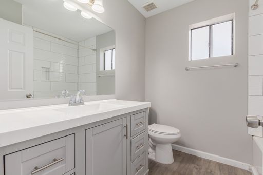 Listing photo thumbnail