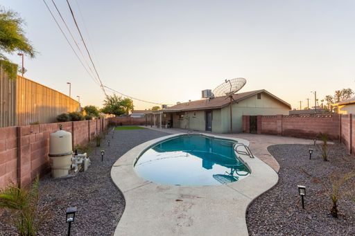 Listing photo thumbnail