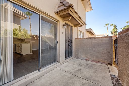 Listing photo thumbnail