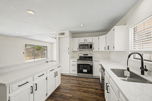 Listing photo thumbnail