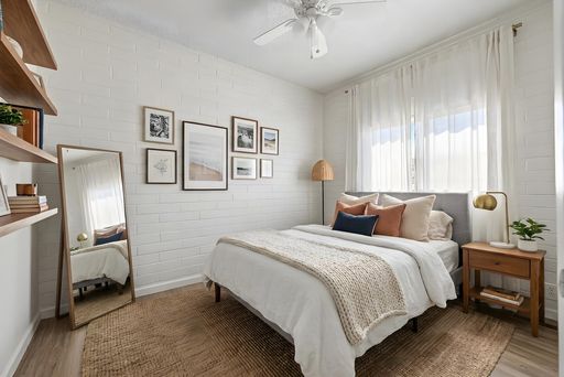 Listing photo thumbnail