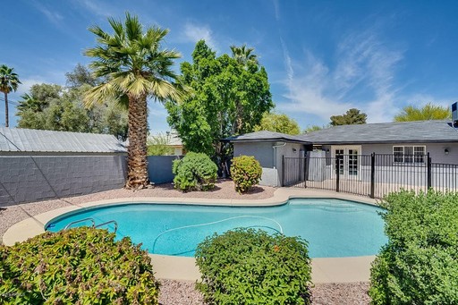 Listing photo thumbnail