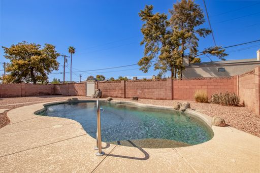 Listing photo thumbnail