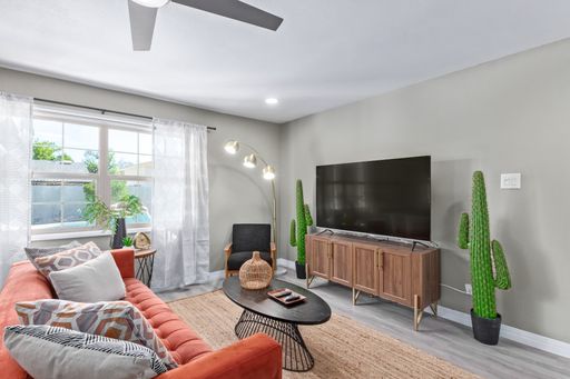 Listing photo thumbnail