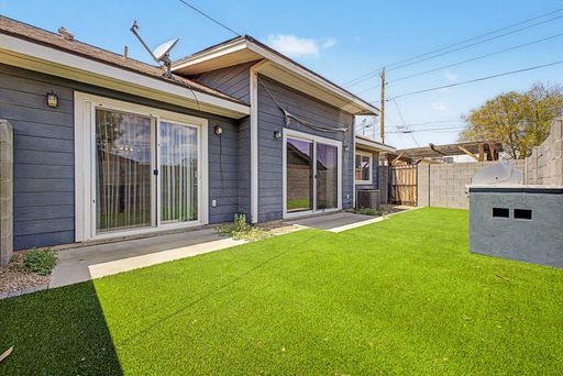 Listing photo thumbnail