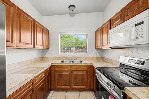 Listing photo thumbnail