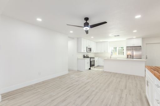 Listing photo thumbnail