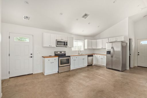 Listing photo thumbnail