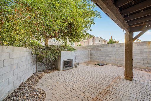 Listing photo thumbnail
