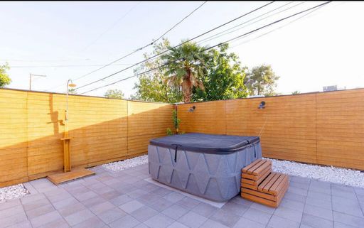 Listing photo thumbnail