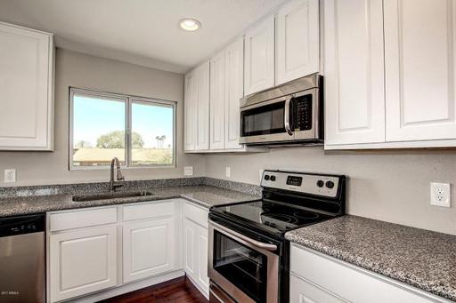 Listing photo thumbnail