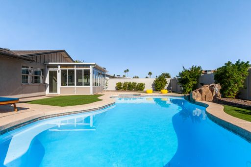 Listing photo thumbnail