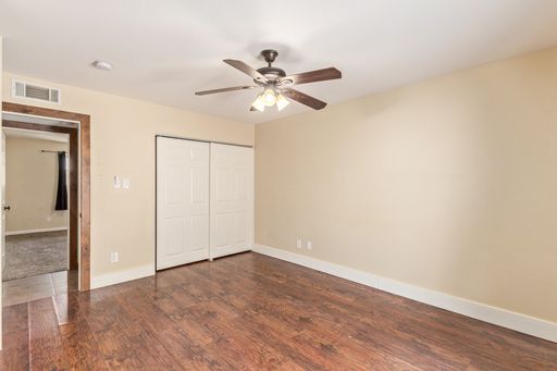 Listing photo thumbnail