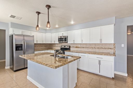 Listing photo thumbnail