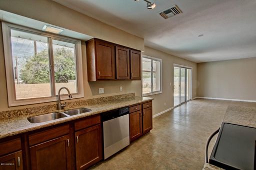 Listing photo thumbnail