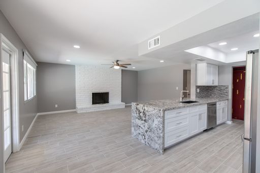 Listing photo thumbnail