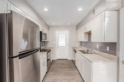 Listing photo thumbnail