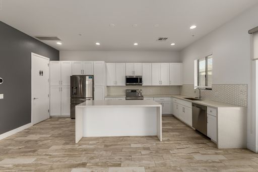 Listing photo thumbnail