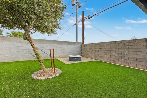 Listing photo thumbnail