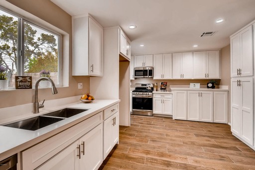 Listing photo thumbnail