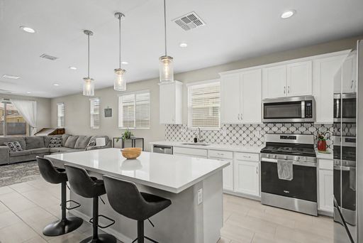 Listing photo thumbnail