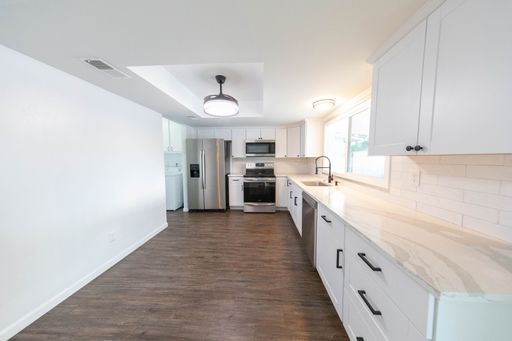 Listing photo thumbnail