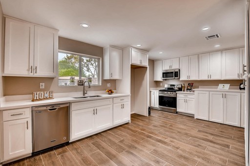 Listing photo thumbnail