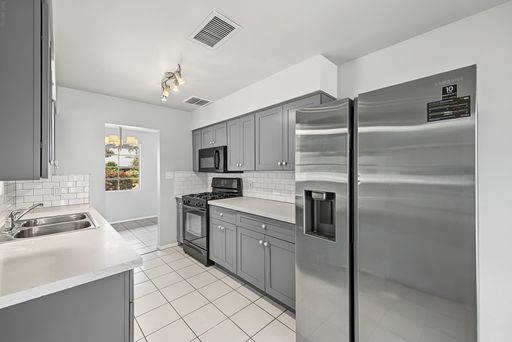 Listing photo thumbnail