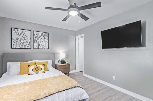 Listing photo thumbnail