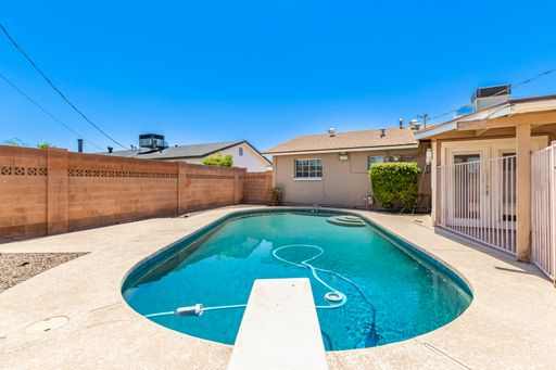 Listing photo thumbnail