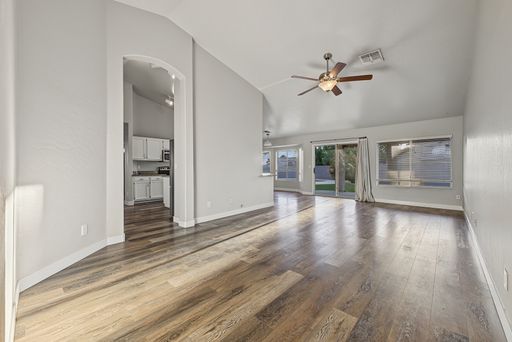Listing photo thumbnail