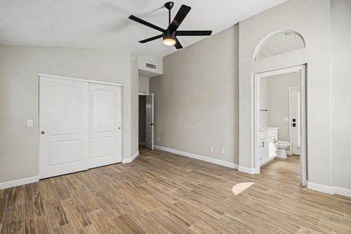 Listing photo thumbnail