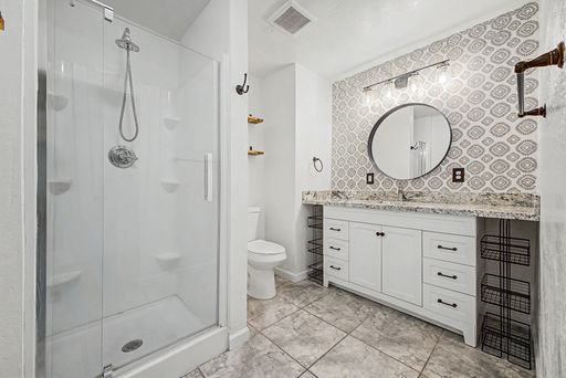 Listing photo thumbnail