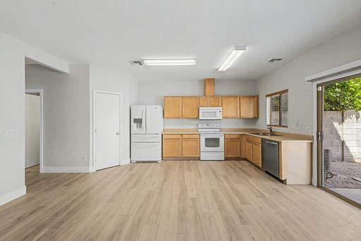 Listing photo thumbnail