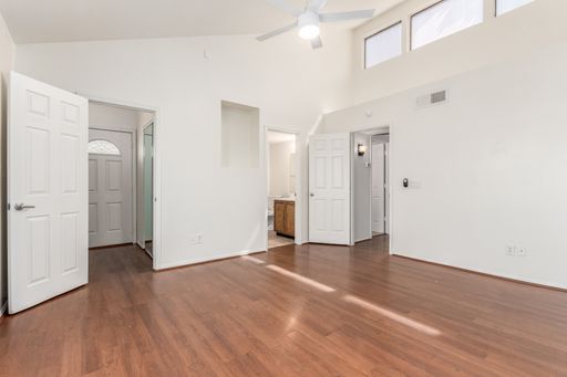 Listing photo thumbnail