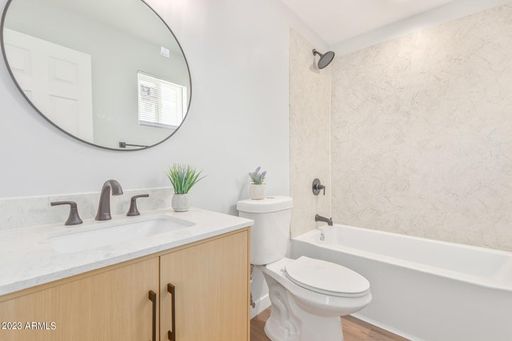 Listing photo thumbnail