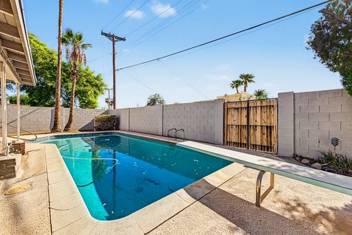 Listing photo thumbnail
