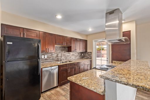 Listing photo thumbnail