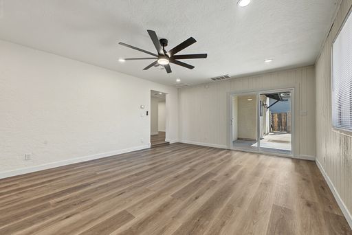 Listing photo thumbnail