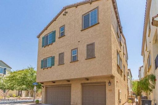 Listing photo thumbnail