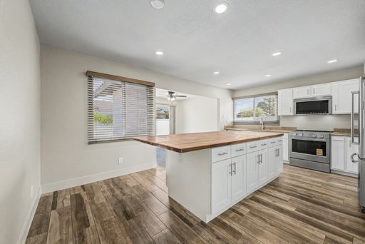 Listing photo thumbnail